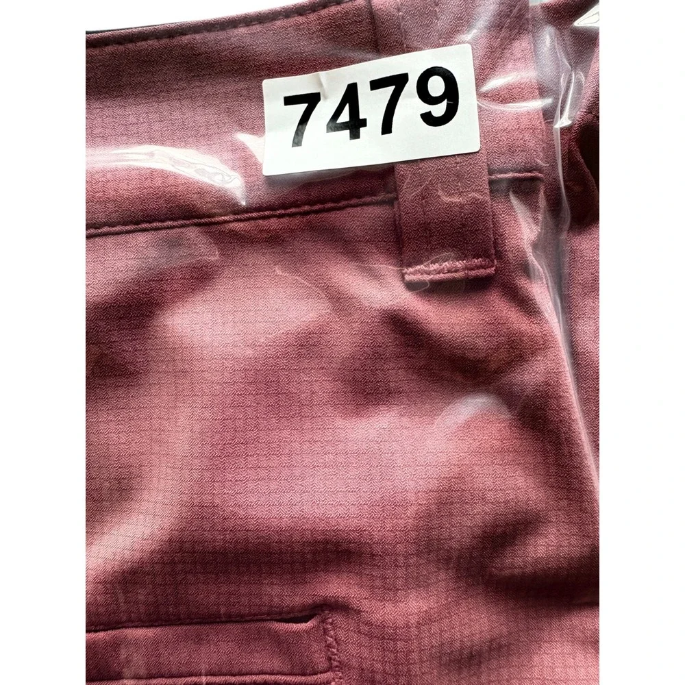 Travis Mathew Shorts Mens 33 Red Stretch Lightweight Premium Golf Outdoors Hike